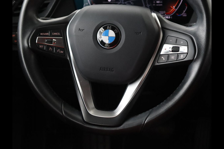 BMW 1-serie 116d High Executive | Sport Line | Leder | Stoelverwarming | Carplay | Sportstoelen | Navigatie | Parkeerhulp | Live Cockpit | Climate control | Full LED | Cruise control BMW 1-serie 116d High Executive | Sport Line | Leder | Stoelverwarming | Carplay | Sportstoelen | Navigatie | Parkeerhulp | Live Cockpit | Climate control | Full LED | Cruise control