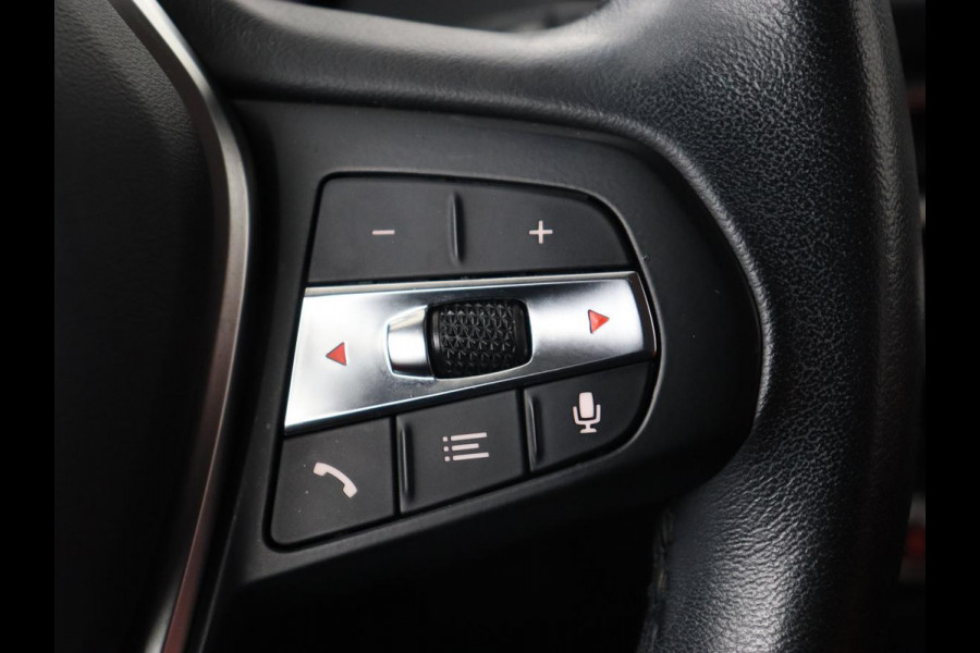 BMW 1-serie 116d High Executive | Sport Line | Leder | Stoelverwarming | Carplay | Sportstoelen | Navigatie | Parkeerhulp | Live Cockpit | Climate control | Full LED | Cruise control BMW 1-serie 116d High Executive | Sport Line | Leder | Stoelverwarming | Carplay | Sportstoelen | Navigatie | Parkeerhulp | Live Cockpit | Climate control | Full LED | Cruise control