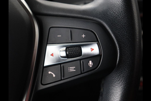 BMW 1-serie 116d High Executive | Sport Line | Leder | Stoelverwarming | Carplay | Sportstoelen | Navigatie | Parkeerhulp | Live Cockpit | Climate control | Full LED | Cruise control BMW 1-serie 116d High Executive | Sport Line | Leder | Stoelverwarming | Carplay | Sportstoelen | Navigatie | Parkeerhulp | Live Cockpit | Climate control | Full LED | Cruise control