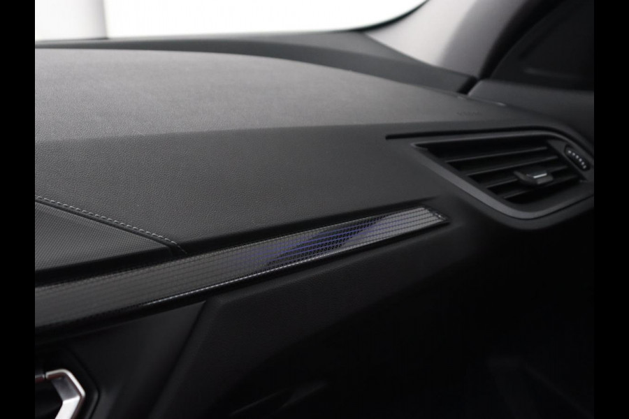 BMW 1-serie 116d High Executive | Sport Line | Leder | Stoelverwarming | Carplay | Sportstoelen | Navigatie | Parkeerhulp | Live Cockpit | Climate control | Full LED | Cruise control BMW 1-serie 116d High Executive | Sport Line | Leder | Stoelverwarming | Carplay | Sportstoelen | Navigatie | Parkeerhulp | Live Cockpit | Climate control | Full LED | Cruise control