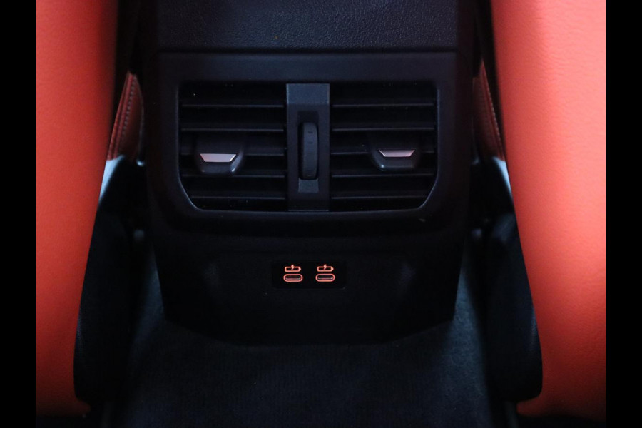 BMW 1-serie 116d High Executive | Sport Line | Leder | Stoelverwarming | Carplay | Sportstoelen | Navigatie | Parkeerhulp | Live Cockpit | Climate control | Full LED | Cruise control BMW 1-serie 116d High Executive | Sport Line | Leder | Stoelverwarming | Carplay | Sportstoelen | Navigatie | Parkeerhulp | Live Cockpit | Climate control | Full LED | Cruise control