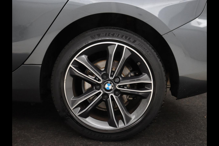 BMW 1-serie 116d High Executive | Sport Line | Leder | Stoelverwarming | Carplay | Sportstoelen | Navigatie | Parkeerhulp | Live Cockpit | Climate control | Full LED | Cruise control BMW 1-serie 116d High Executive | Sport Line | Leder | Stoelverwarming | Carplay | Sportstoelen | Navigatie | Parkeerhulp | Live Cockpit | Climate control | Full LED | Cruise control