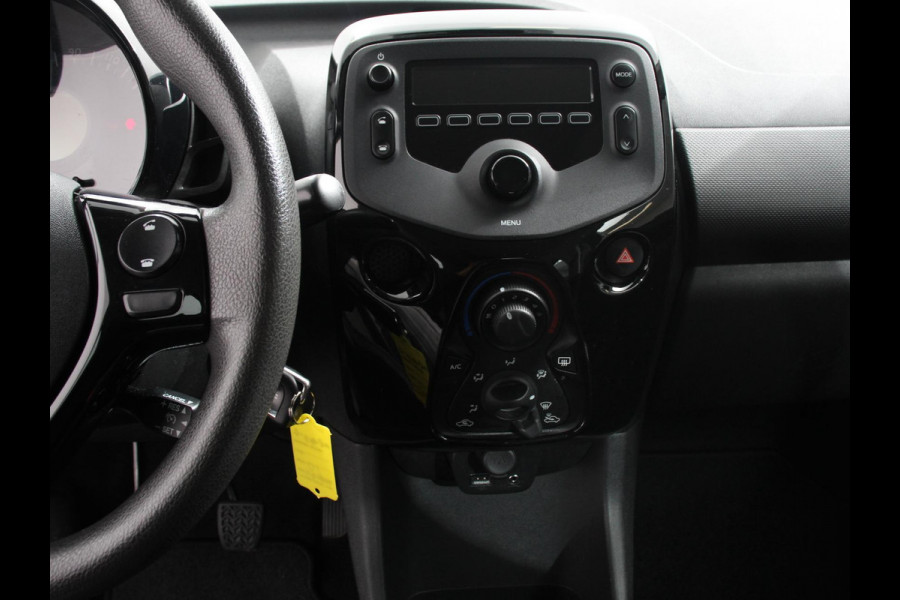 Citroën C1 1.0 VTi Feel | Airco | Bluetooth | Stuurbediening | Led | Electrisch pakket | 5-drs Citroën C1 1.0 VTi Feel | Airco | Bluetooth | Stuurbediening | Led | Electrisch pakket | 5-drs