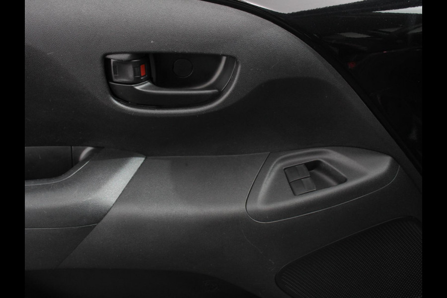 Citroën C1 1.0 VTi Feel | Airco | Bluetooth | Stuurbediening | Led | Electrisch pakket | 5-drs Citroën C1 1.0 VTi Feel | Airco | Bluetooth | Stuurbediening | Led | Electrisch pakket | 5-drs