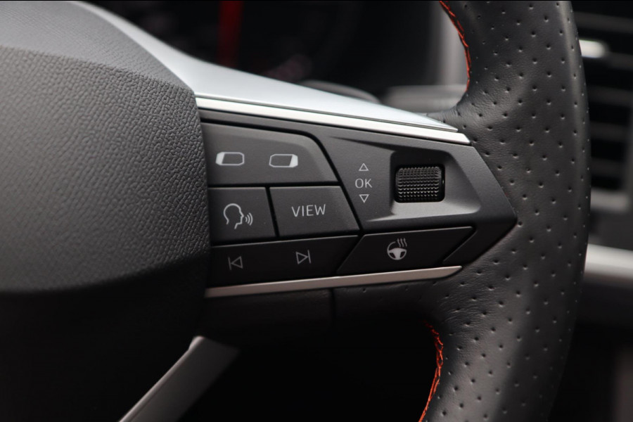 Seat Ateca 1.5 TSI FR / PANODAK / KEYLESS / ACC / CAMERA / CARPLAY