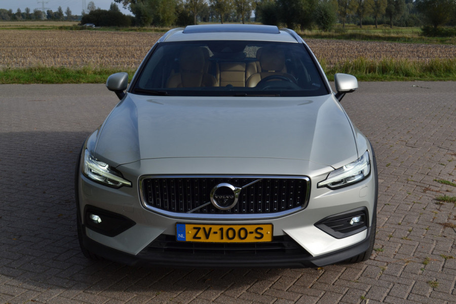 Volvo V60 Cross Country 2.0 T5 AWD Pro Polestar Engineered NW STAAT Volvo V60 Cross Country 2.0 T5 AWD Pro Polestar Engineered NW STAAT