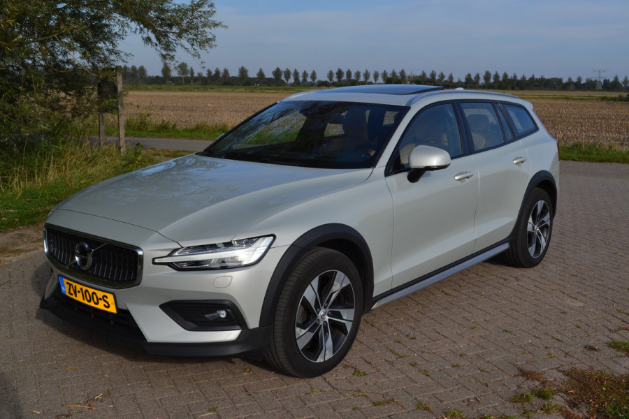 Volvo V60 Cross Country 2.0 T5 AWD Pro Polestar Engineered NW STAAT Volvo V60 Cross Country 2.0 T5 AWD Pro Polestar Engineered NW STAAT