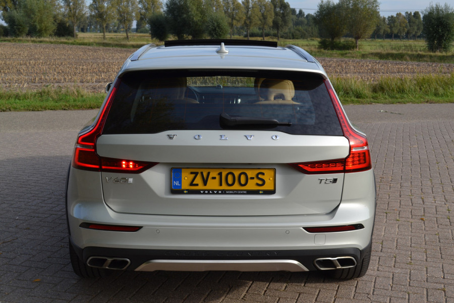 Volvo V60 Cross Country 2.0 T5 AWD Pro Polestar Engineered NW STAAT Volvo V60 Cross Country 2.0 T5 AWD Pro Polestar Engineered NW STAAT