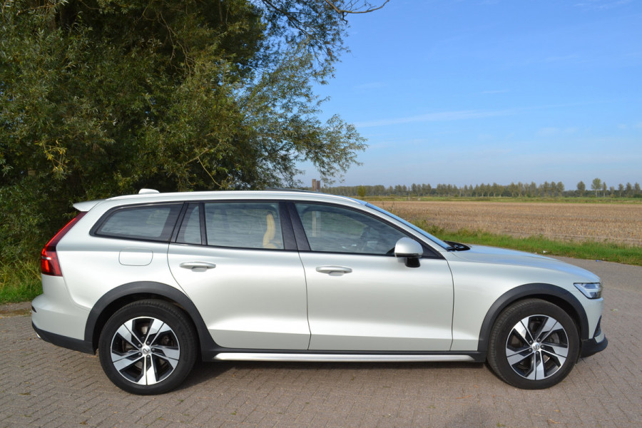 Volvo V60 Cross Country 2.0 T5 AWD Pro Polestar Engineered NW STAAT Volvo V60 Cross Country 2.0 T5 AWD Pro Polestar Engineered NW STAAT