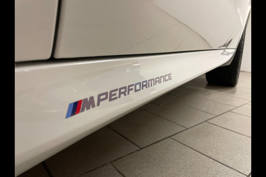 BMW X5 XDrive45e High Executive M PAKKET M PERFORMANCE CARBON AIRCO NAVI CRUISE BT STOELVERW LUCHTV 22INCH CAMERA NIEUWSTAAT BMW X5 XDrive45e High Executive M PAKKET M PERFORMANCE CARBON AIRCO NAVI CRUISE BT STOELVERW LUCHTV 22INCH CAMERA NIEUWSTAAT