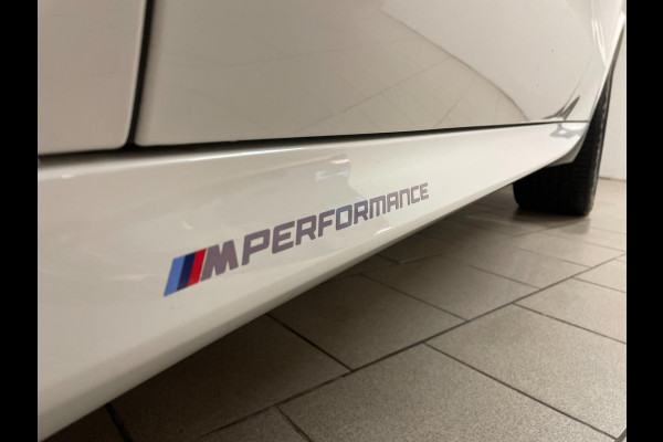 BMW X5 XDrive45e High Executive M PAKKET M PERFORMANCE CARBON AIRCO NAVI CRUISE BT STOELVERW LUCHTV 22INCH CAMERA NIEUWSTAAT BMW X5 XDrive45e High Executive M PAKKET M PERFORMANCE CARBON AIRCO NAVI CRUISE BT STOELVERW LUCHTV 22INCH CAMERA NIEUWSTAAT