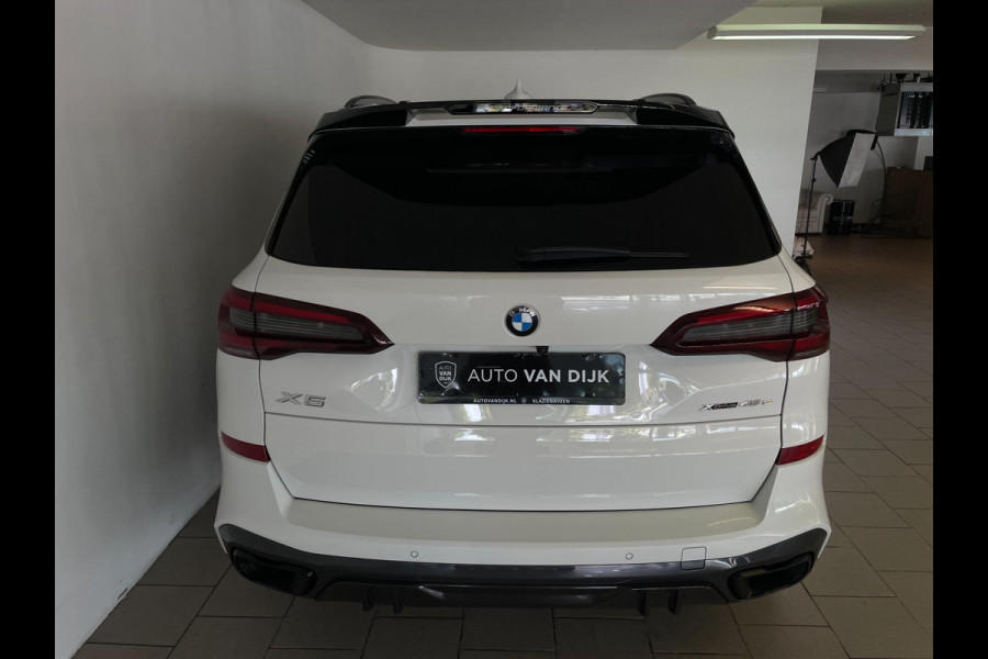 BMW X5 XDrive45e High Executive M PAKKET M PERFORMANCE CARBON AIRCO NAVI CRUISE BT STOELVERW LUCHTV 22INCH CAMERA NIEUWSTAAT BMW X5 XDrive45e High Executive M PAKKET M PERFORMANCE CARBON AIRCO NAVI CRUISE BT STOELVERW LUCHTV 22INCH CAMERA NIEUWSTAAT