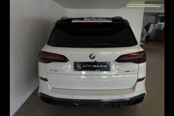 BMW X5 XDrive45e High Executive M PAKKET M PERFORMANCE CARBON AIRCO NAVI CRUISE BT STOELVERW LUCHTV 22INCH CAMERA NIEUWSTAAT BMW X5 XDrive45e High Executive M PAKKET M PERFORMANCE CARBON AIRCO NAVI CRUISE BT STOELVERW LUCHTV 22INCH CAMERA NIEUWSTAAT