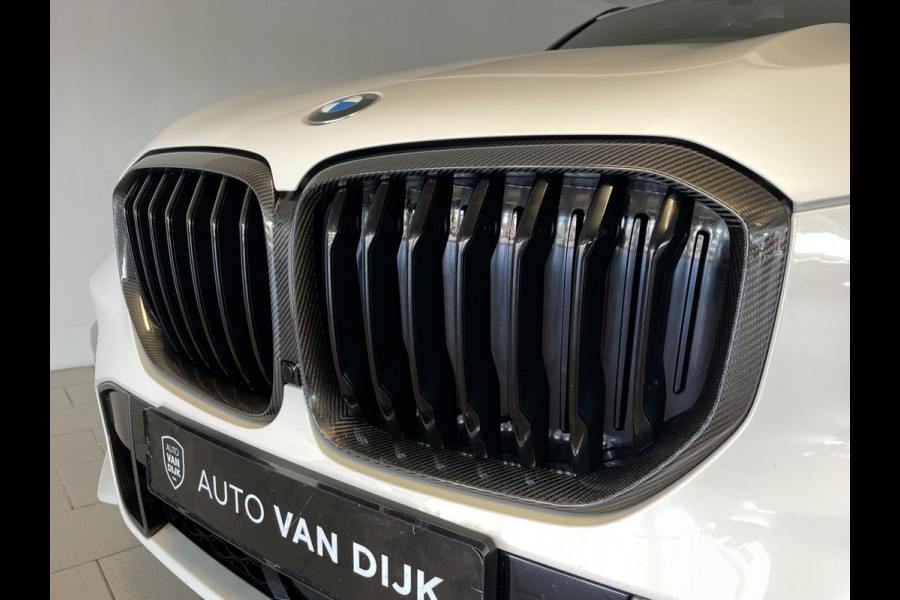 BMW X5 XDrive45e High Executive M PAKKET M PERFORMANCE CARBON AIRCO NAVI CRUISE BT STOELVERW LUCHTV 22INCH CAMERA NIEUWSTAAT BMW X5 XDrive45e High Executive M PAKKET M PERFORMANCE CARBON AIRCO NAVI CRUISE BT STOELVERW LUCHTV 22INCH CAMERA NIEUWSTAAT