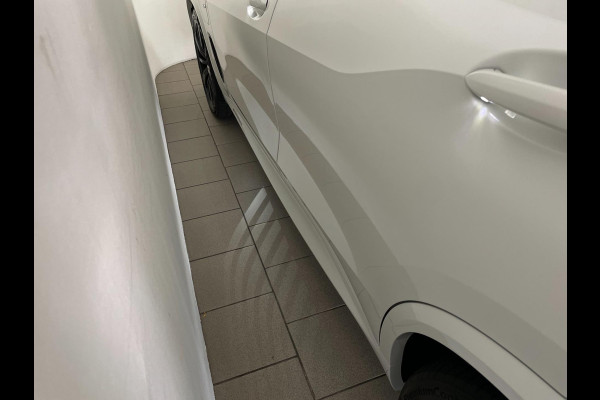 BMW X5 XDrive45e High Executive M PAKKET M PERFORMANCE CARBON AIRCO NAVI CRUISE BT STOELVERW LUCHTV 22INCH CAMERA NIEUWSTAAT BMW X5 XDrive45e High Executive M PAKKET M PERFORMANCE CARBON AIRCO NAVI CRUISE BT STOELVERW LUCHTV 22INCH CAMERA NIEUWSTAAT