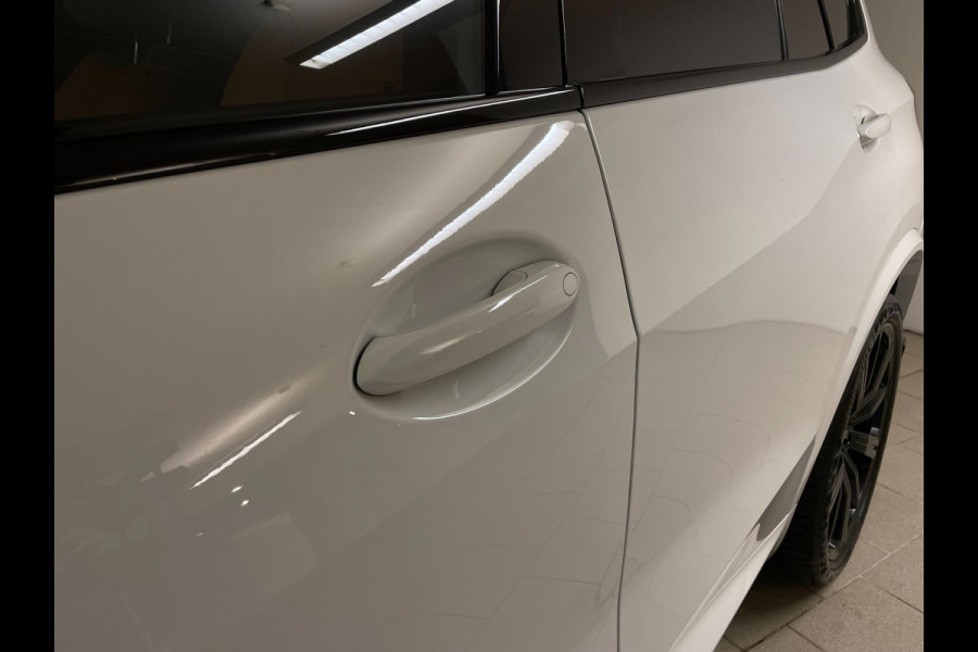 BMW X5 XDrive45e High Executive M PAKKET M PERFORMANCE CARBON AIRCO NAVI CRUISE BT STOELVERW LUCHTV 22INCH CAMERA NIEUWSTAAT BMW X5 XDrive45e High Executive M PAKKET M PERFORMANCE CARBON AIRCO NAVI CRUISE BT STOELVERW LUCHTV 22INCH CAMERA NIEUWSTAAT