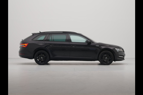 Škoda Superb Combi 1.4 TSI iV 204pk Sportline Business Panorama Trekhaak Navigatie Dode hoek ass. 86 Škoda Superb Combi 1.4 TSI iV 204pk Sportline Business Panorama Trekhaak Navigatie Dode hoek ass. 86