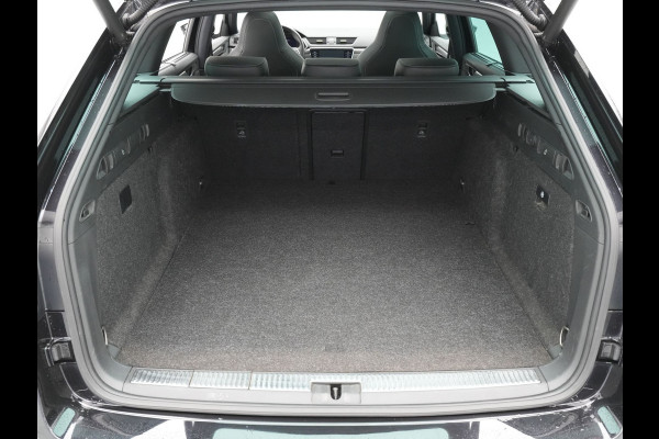Škoda Superb Combi 1.4 TSI iV 204pk Sportline Business Panorama Trekhaak Navigatie Dode hoek ass. 86 Škoda Superb Combi 1.4 TSI iV 204pk Sportline Business Panorama Trekhaak Navigatie Dode hoek ass. 86