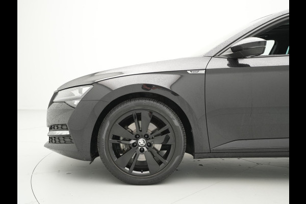 Škoda Superb Combi 1.4 TSI iV 204pk Sportline Business Panorama Trekhaak Navigatie Dode hoek ass. 86 Škoda Superb Combi 1.4 TSI iV 204pk Sportline Business Panorama Trekhaak Navigatie Dode hoek ass. 86