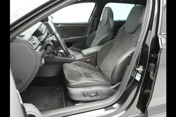 Škoda Superb Combi 1.4 TSI iV 204pk Sportline Business Panorama Trekhaak Navigatie Dode hoek ass. 86 Škoda Superb Combi 1.4 TSI iV 204pk Sportline Business Panorama Trekhaak Navigatie Dode hoek ass. 86