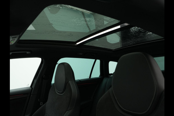 Škoda Superb Combi 1.4 TSI iV 204pk Sportline Business Panorama Trekhaak Navigatie Dode hoek ass. 86 Škoda Superb Combi 1.4 TSI iV 204pk Sportline Business Panorama Trekhaak Navigatie Dode hoek ass. 86