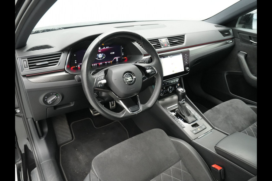Škoda Superb Combi 1.4 TSI iV 204pk Sportline Business Panorama Trekhaak Navigatie Dode hoek ass. 86 Škoda Superb Combi 1.4 TSI iV 204pk Sportline Business Panorama Trekhaak Navigatie Dode hoek ass. 86
