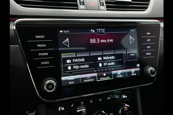 Škoda Superb Combi 1.4 TSI iV 204pk Sportline Business Panorama Trekhaak Navigatie Dode hoek ass. 86 Škoda Superb Combi 1.4 TSI iV 204pk Sportline Business Panorama Trekhaak Navigatie Dode hoek ass. 86