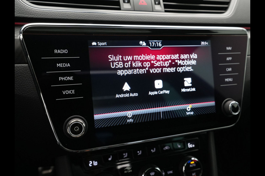 Škoda Superb Combi 1.4 TSI iV 204pk Sportline Business Panorama Trekhaak Navigatie Dode hoek ass. 86 Škoda Superb Combi 1.4 TSI iV 204pk Sportline Business Panorama Trekhaak Navigatie Dode hoek ass. 86