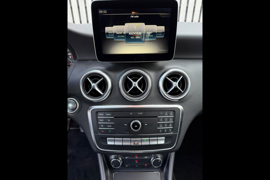 Mercedes-Benz A-Klasse 180 Business Solution - Camera - Airco - Cruise