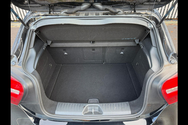 Mercedes-Benz A-Klasse 180 Business Solution - Camera - Airco - Cruise