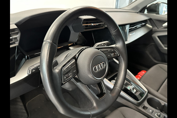 Audi A3 Sportback 35 TFSI S edition S-line Full-led Navigatie CruiseControl 18LMV Audi A3 Sportback 35 TFSI S edition S-line Full-led Navigatie CruiseControl 18LMV