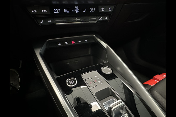Audi A3 Sportback 35 TFSI S edition S-line Full-led Navigatie CruiseControl 18LMV Audi A3 Sportback 35 TFSI S edition S-line Full-led Navigatie CruiseControl 18LMV