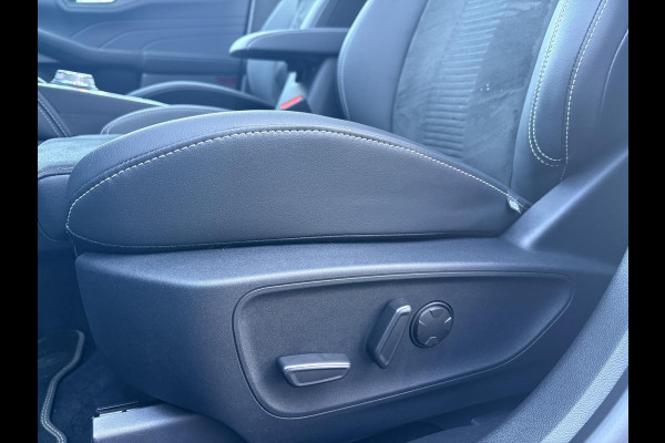 Ford Kuga 2.5 FHEV Active X 190pk | 4WD | 2.100kg Trekgewicht | Driver Assistance Pack | Technology Pack | Winterpack | Panoramadak | All Weather Banden | Geen stekker nodig