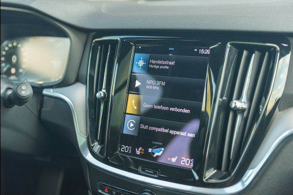 Volvo V60 T6 Aut. Plug-In Hybrid R-Design Leder Panoramadak 340pk