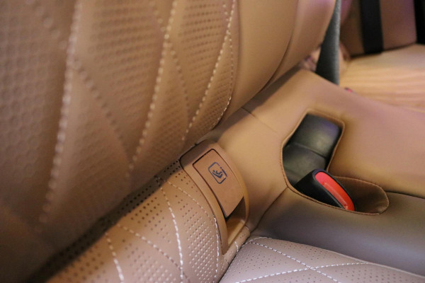 Mercedes-Benz E-Klasse 300 e AMG Line | SUPERSCREEN | PANO | MEMORY | SOFTCLOSE | VOL OPTIES | NL AUTO! | DEALER OH | Mercedes-Benz E-Klasse 300 e AMG Line | SUPERSCREEN | PANO | MEMORY | SOFTCLOSE | VOL OPTIES | NL AUTO! | DEALER OH |