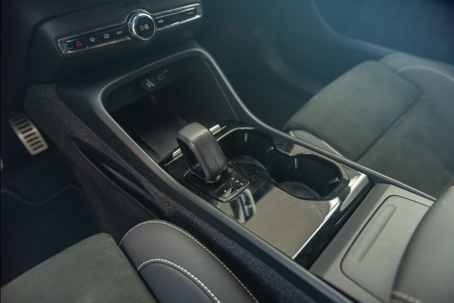 Volvo XC40 Recharge Aut. R-Design Stoelverwarming Standkachel 231pk