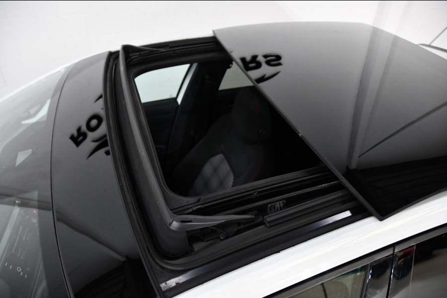 Volkswagen Polo 2.0 TSI GTI PANO IQ light Lane assist ACC