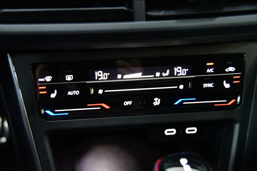 Volkswagen Polo 2.0 TSI GTI PANO IQ light Lane assist ACC