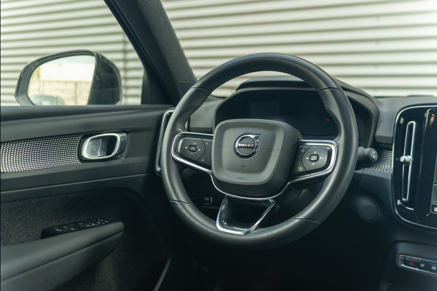 Volvo XC40 Recharge Aut. R-Design Stoelverwarming Standkachel 231pk