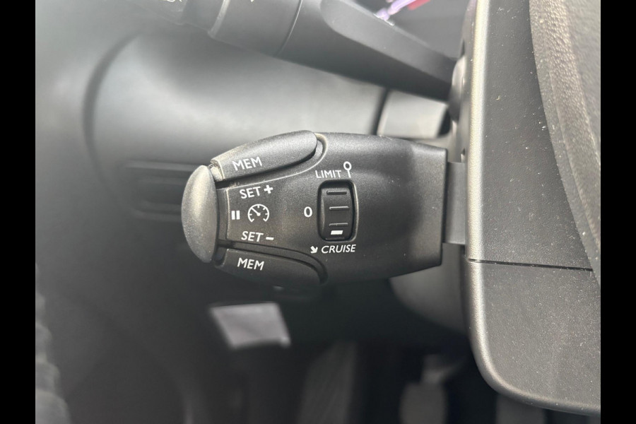 Citroën C3 Aircross 1.2 PureTech Feel 82pk | Rijklaar geleverd incl 12 maanden BOVAG garantie! | Citroën C3 Aircross 1.2 PureTech Feel 82pk | Rijklaar geleverd incl 12 maanden BOVAG garantie! |