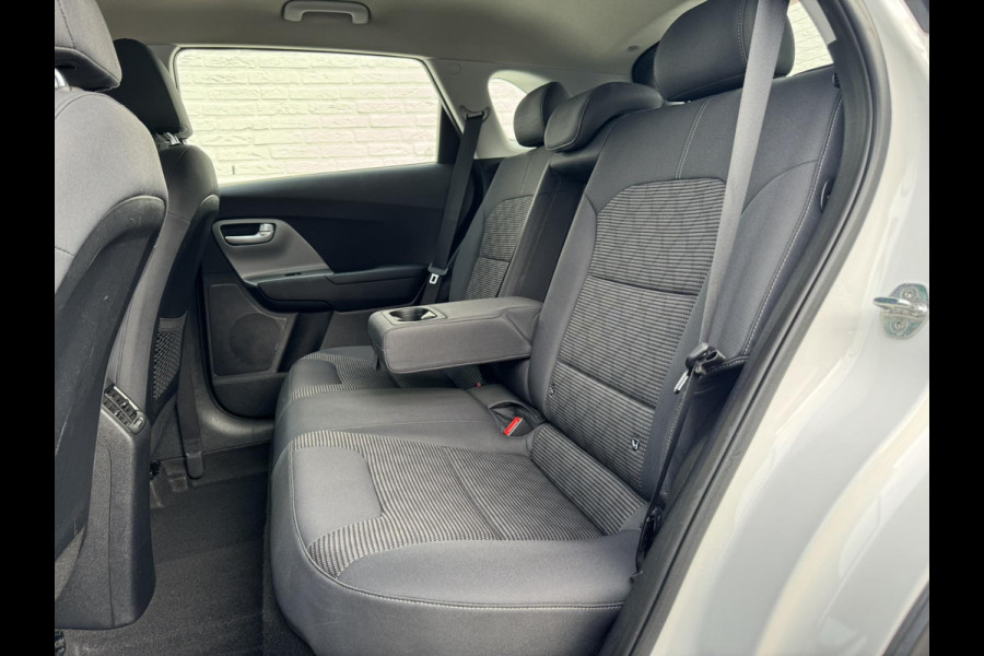 Kia Niro 1.6 GDi Hybrid DynamicLine Automaat Adaptive Cruise Climate control Apple / Android Navigatie Kia Niro 1.6 GDi Hybrid DynamicLine Automaat Adaptive Cruise Climate control Apple / Android Navigatie