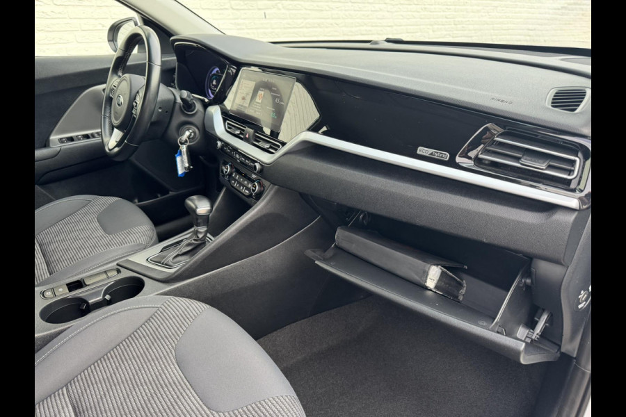 Kia Niro 1.6 GDi Hybrid DynamicLine Automaat Adaptive Cruise Climate control Apple / Android Navigatie Kia Niro 1.6 GDi Hybrid DynamicLine Automaat Adaptive Cruise Climate control Apple / Android Navigatie
