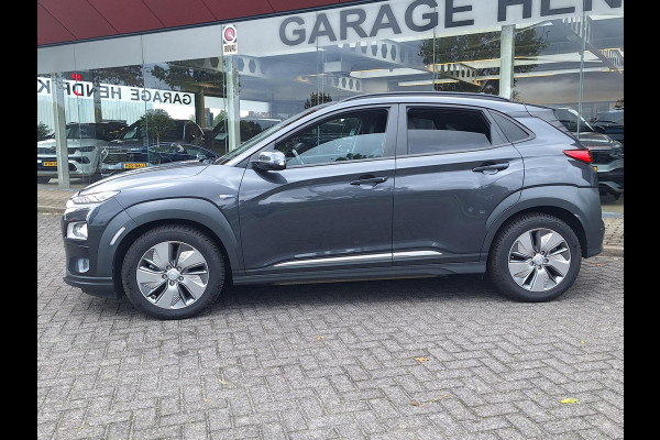 Hyundai Kona EV Premium Sky 64 kWh | 3 Fase | Warmtepomp | Leder | Schuifdak | occasion Hyundai Kona EV Premium Sky 64 kWh | 3 Fase | Warmtepomp | Leder | Schuifdak | occasion