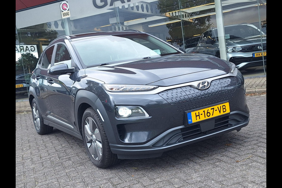 Hyundai Kona EV Premium Sky 64 kWh | 3 Fase | Warmtepomp | Leder | Schuifdak | occasion Hyundai Kona EV Premium Sky 64 kWh | 3 Fase | Warmtepomp | Leder | Schuifdak | occasion