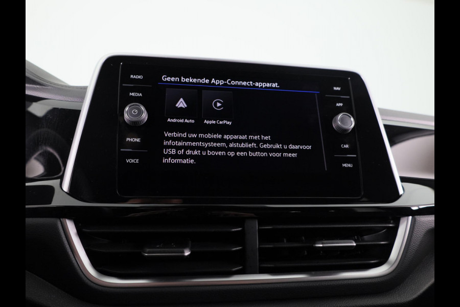 Volkswagen T-Roc 1.5 TSI R-Line 150 pk Automaat (DSG) | Private lease vanaf € 591,- pm | Verlengde garantie | Navigatie via App | Parkeersensoren (Park assist) | Achteruitrijcamera | Keyless | R-Line |