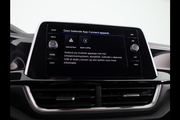 Volkswagen T-Roc 1.5 TSI R-Line 150 pk Automaat (DSG) | Private lease vanaf € 591,- pm | Verlengde garantie | Navigatie via App | Parkeersensoren (Park assist) | Achteruitrijcamera | Keyless | R-Line |