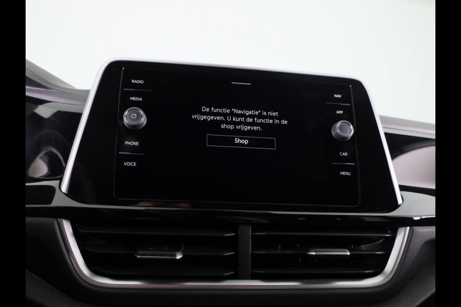 Volkswagen T-Roc 1.5 TSI R-Line 150 pk Automaat (DSG) | Private lease vanaf € 591,- pm | Verlengde garantie | Navigatie via App | Parkeersensoren (Park assist) | Achteruitrijcamera | Keyless | R-Line |