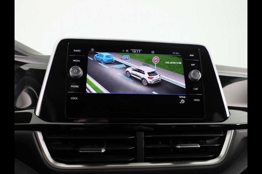 Volkswagen T-Roc 1.5 TSI R-Line 150 pk Automaat (DSG) | Private lease vanaf € 591,- pm | Verlengde garantie | Navigatie via App | Parkeersensoren (Park assist) | Achteruitrijcamera | Keyless | R-Line |