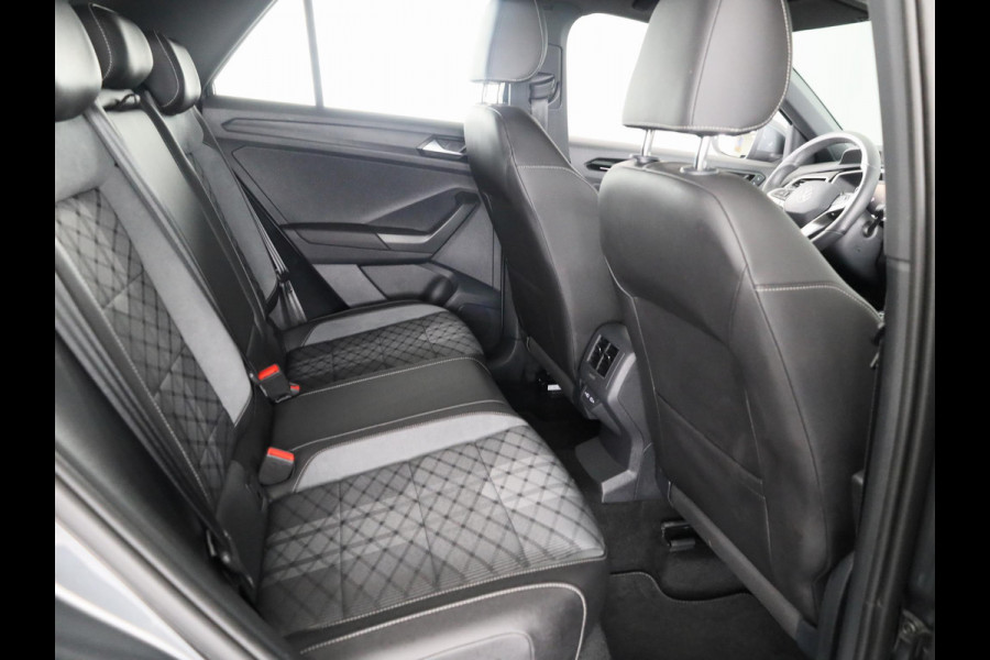 Volkswagen T-Roc 1.5 TSI R-Line 150 pk Automaat (DSG) | Private lease vanaf € 591,- pm | Verlengde garantie | Navigatie via App | Parkeersensoren (Park assist) | Achteruitrijcamera | Keyless | R-Line |