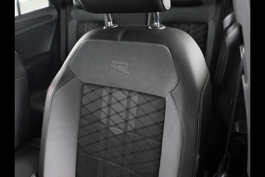 Volkswagen T-Roc 1.5 TSI R-Line 150 pk Automaat (DSG) | Private lease vanaf € 591,- pm | Verlengde garantie | Navigatie via App | Parkeersensoren (Park assist) | Achteruitrijcamera | Keyless | R-Line |